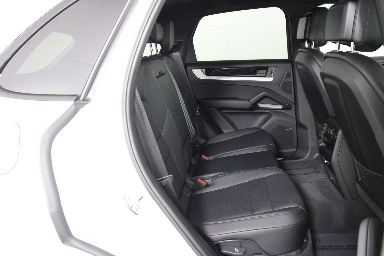 Certified 2025 Porsche Cayenne image 32