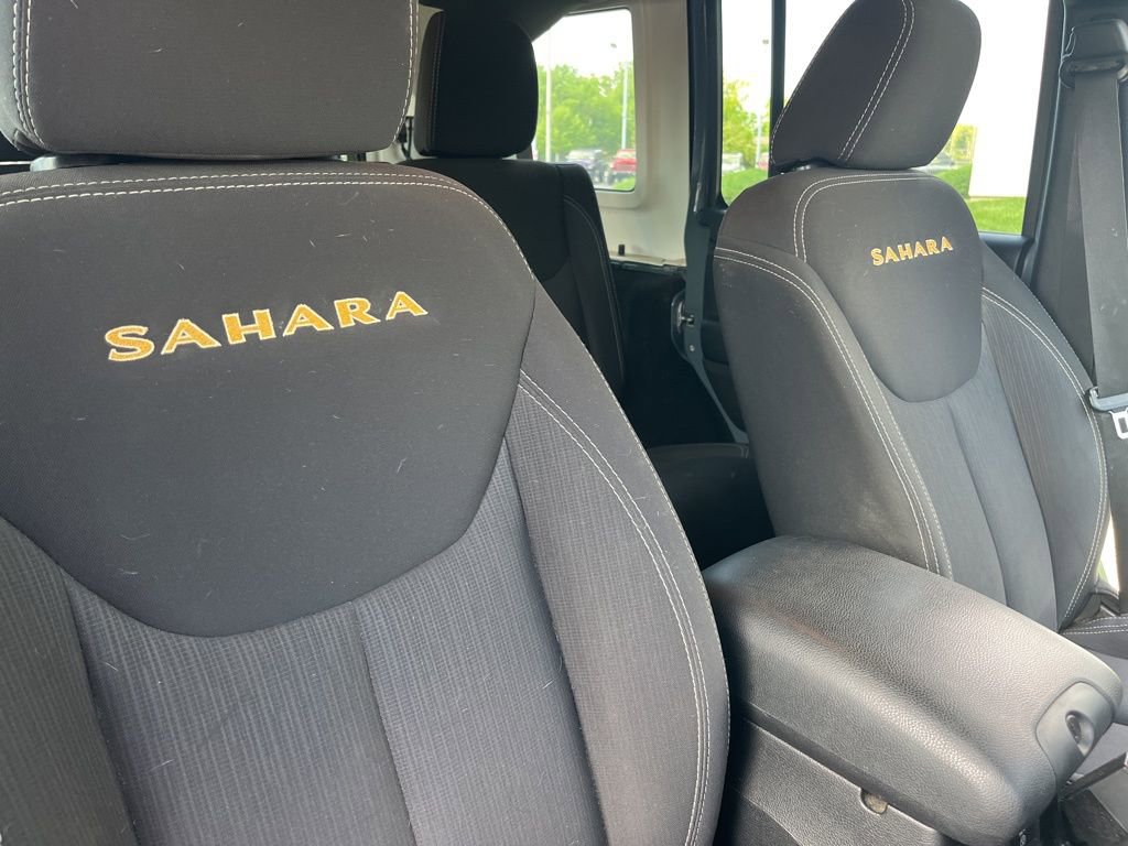Used 2015 Jeep Wrangler Unlimited Sahara w/ Connectivity Group image 24