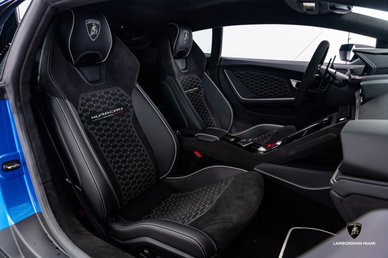 Used 2024 Lamborghini Huracan Sterrato image 43