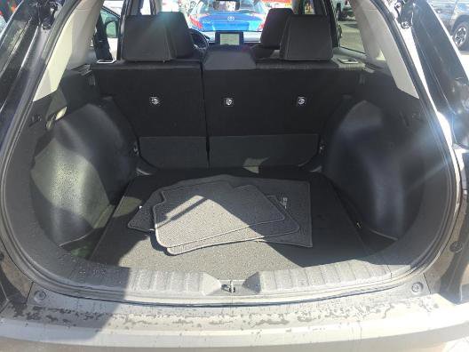 Used 2025 Toyota Corolla Cross LE FWD image 9