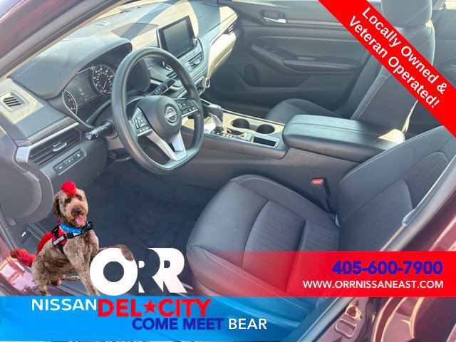 Used 2025 Nissan Altima 2.5 SV FWD image 13