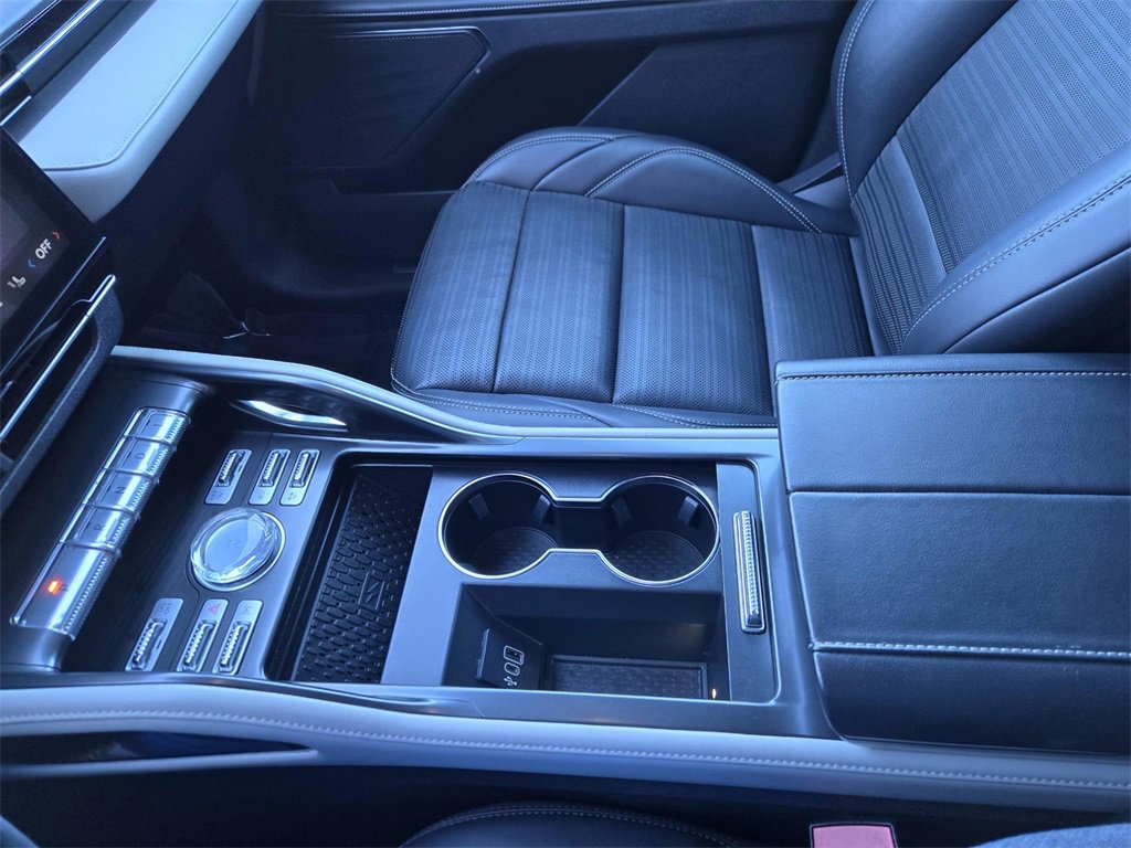 Used 2024 Lincoln Nautilus Reserve image 23