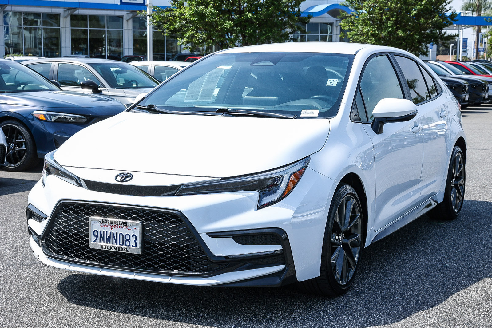 Used 2024 Toyota Corolla SE image 3