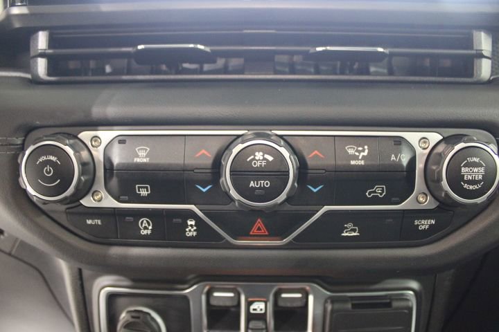 Used 2025 Jeep Wrangler Rubicon image 34