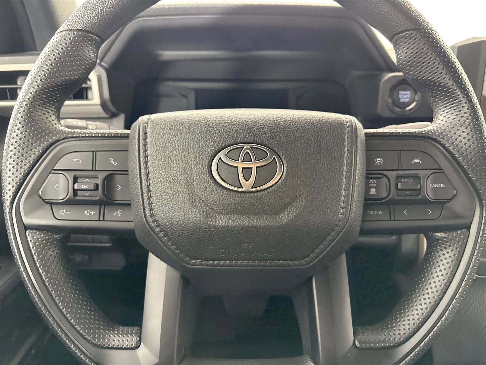 Certified 2025 Toyota Tacoma SR5 AWD/4WD image 16
