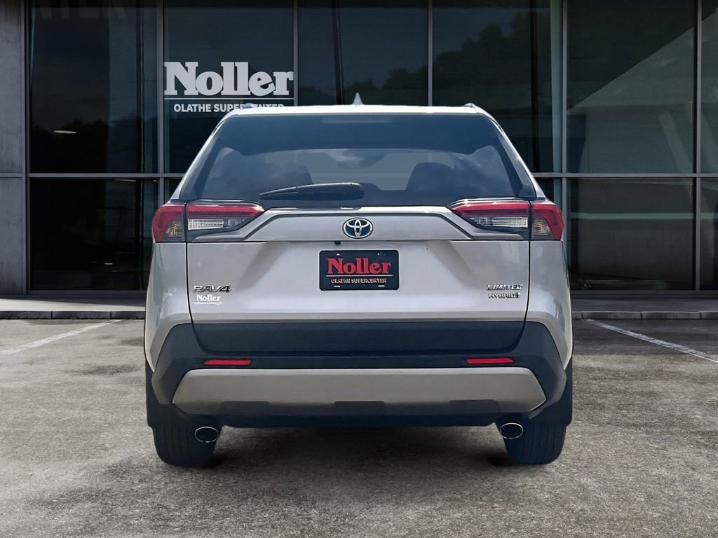 Used 2022 Toyota RAV4 Limited AWD/4WD image 4