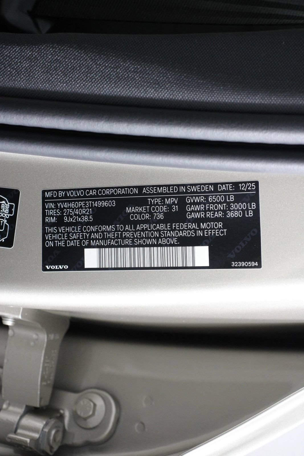 New 2026 Volvo XC90 T8 Plus w/ Protection Package Premier AWD/4WD image 17