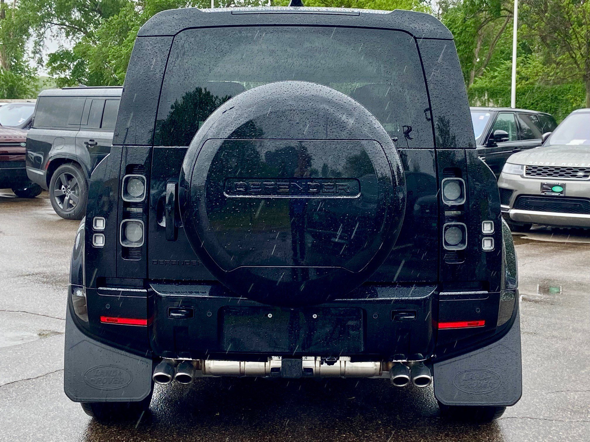 New 2025 Land Rover Defender 110 V8 image 6