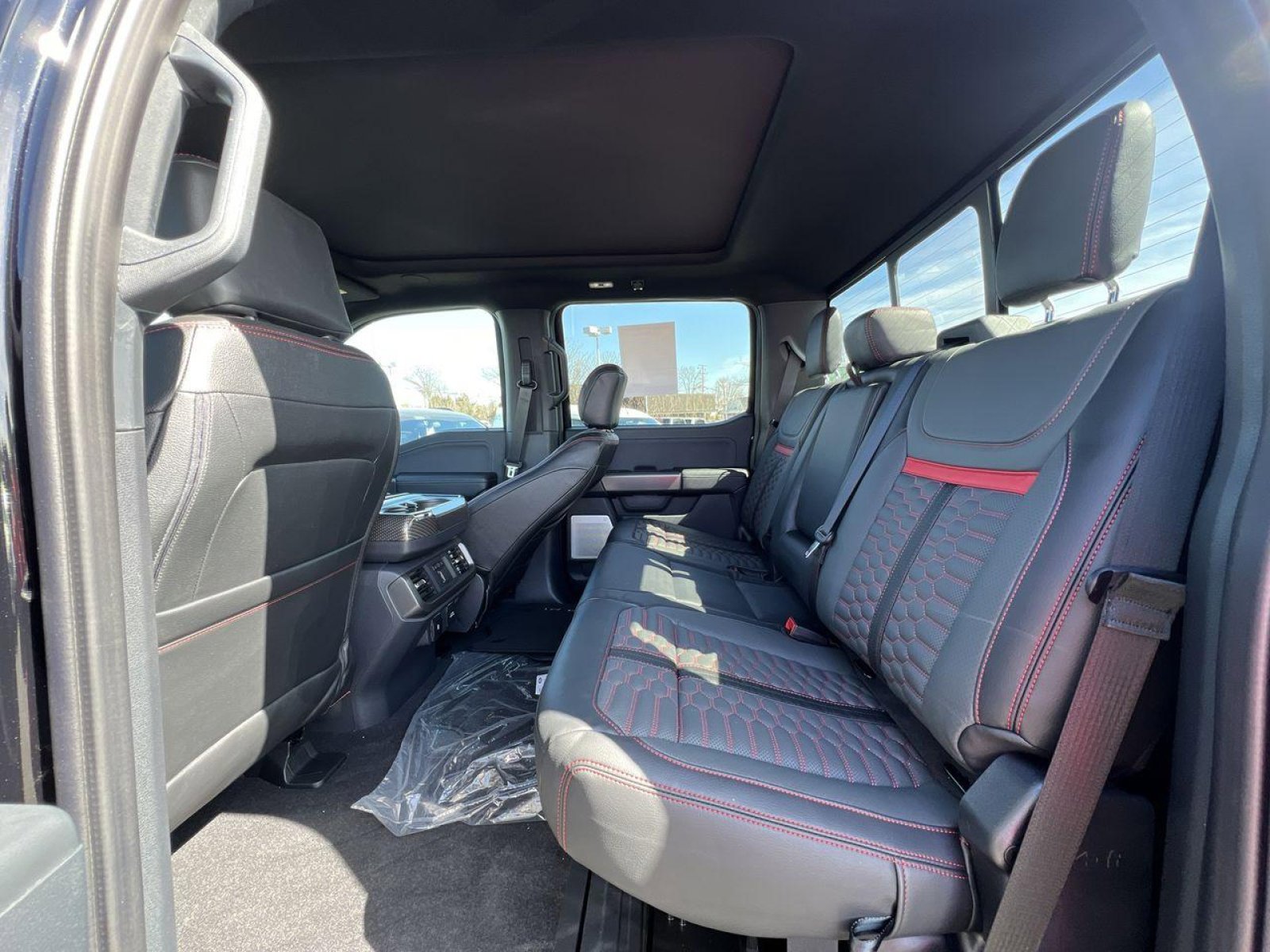 New 2025 Ford F150 Lariat w/ Equipment Group 502A High image 25