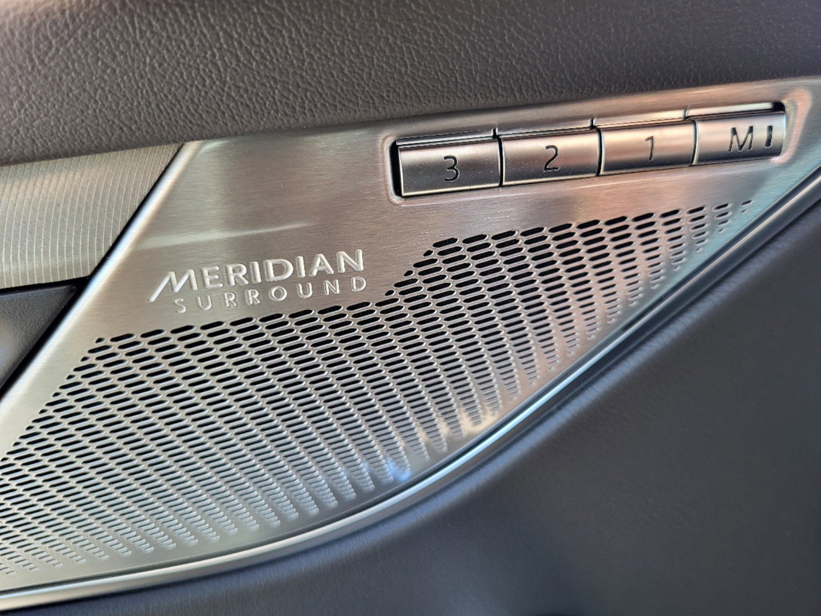 New 2025 Jaguar F-PACE R-Dynamic S image 14