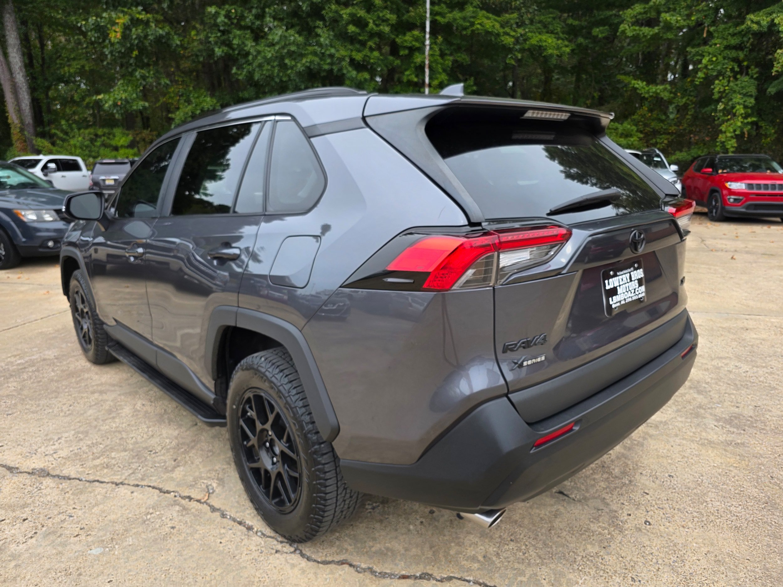 Used 2022 Toyota RAV4 XLE w/ Convenience Package FWD image 7
