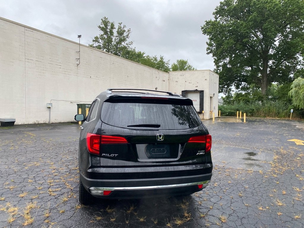 Used 2017 Honda Pilot Elite image 4