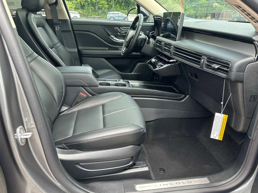 New 2025 Lincoln Corsair FWD w/ Equipment Group 101A image 13