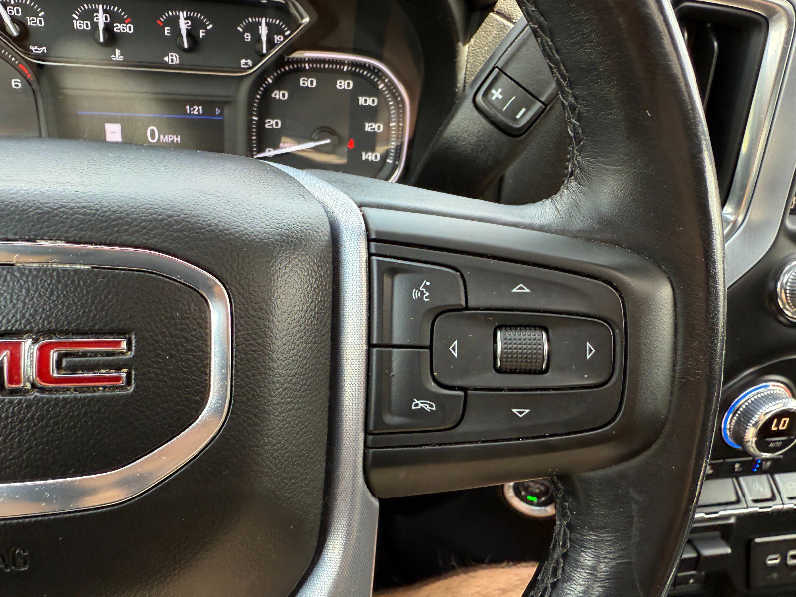 Used 2019 GMC Sierra 1500 SLT w/ SLT Premium Package image 30