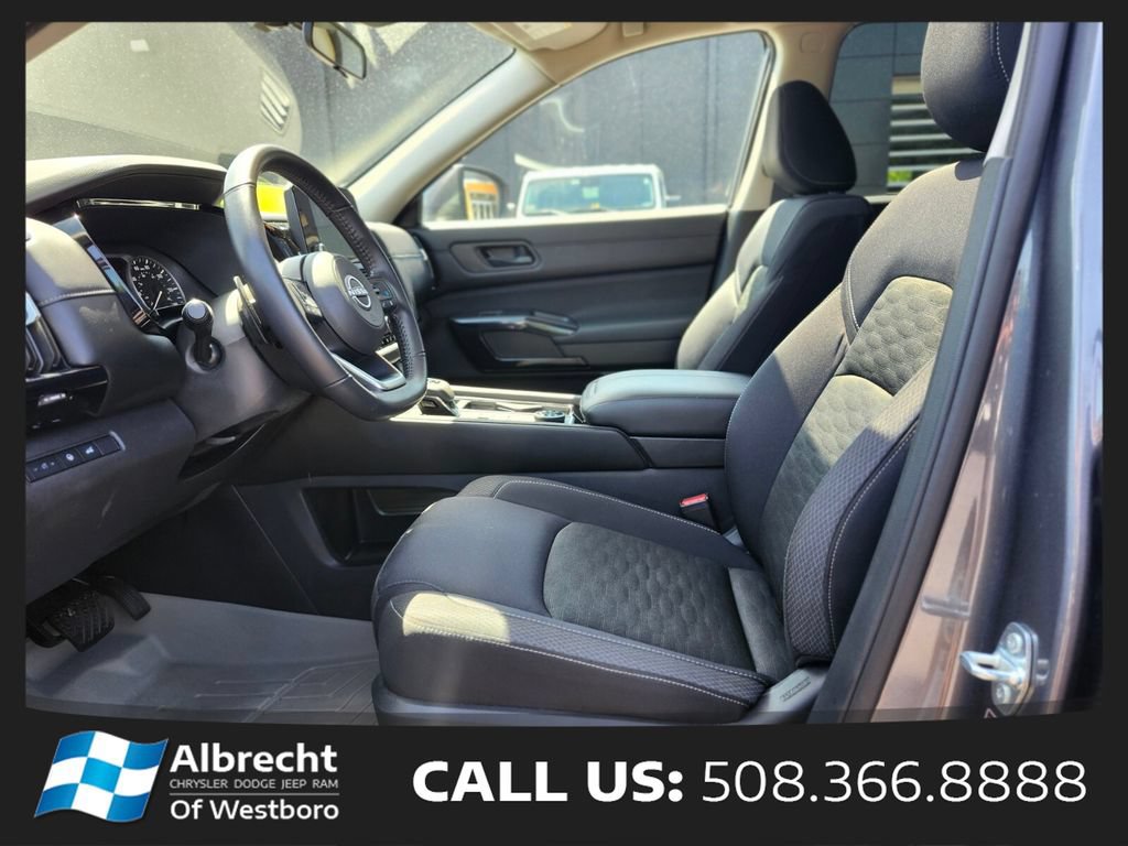 Used 2024 Nissan Pathfinder SV w/ SV Premium Package AWD/4WD image 20