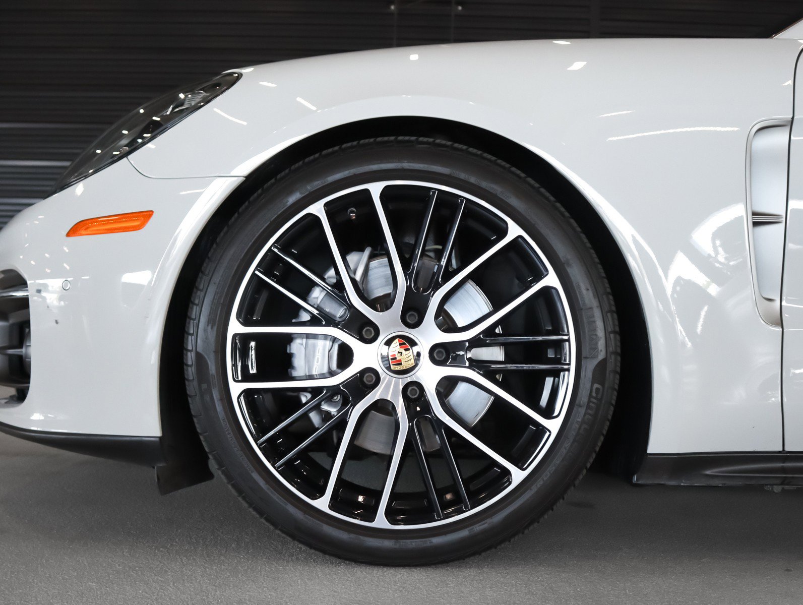Certified 2023 Porsche Panamera Platinum Edition image 7
