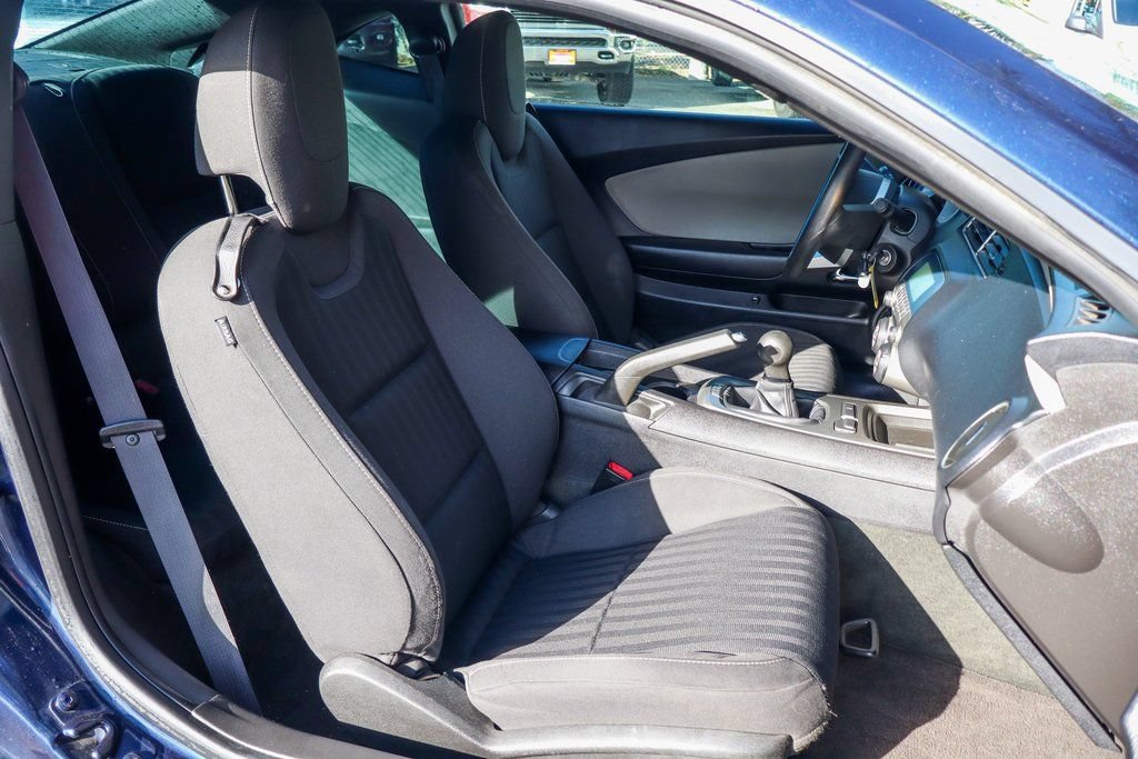 Used 2011 Chevrolet Camaro LS RWD image 33