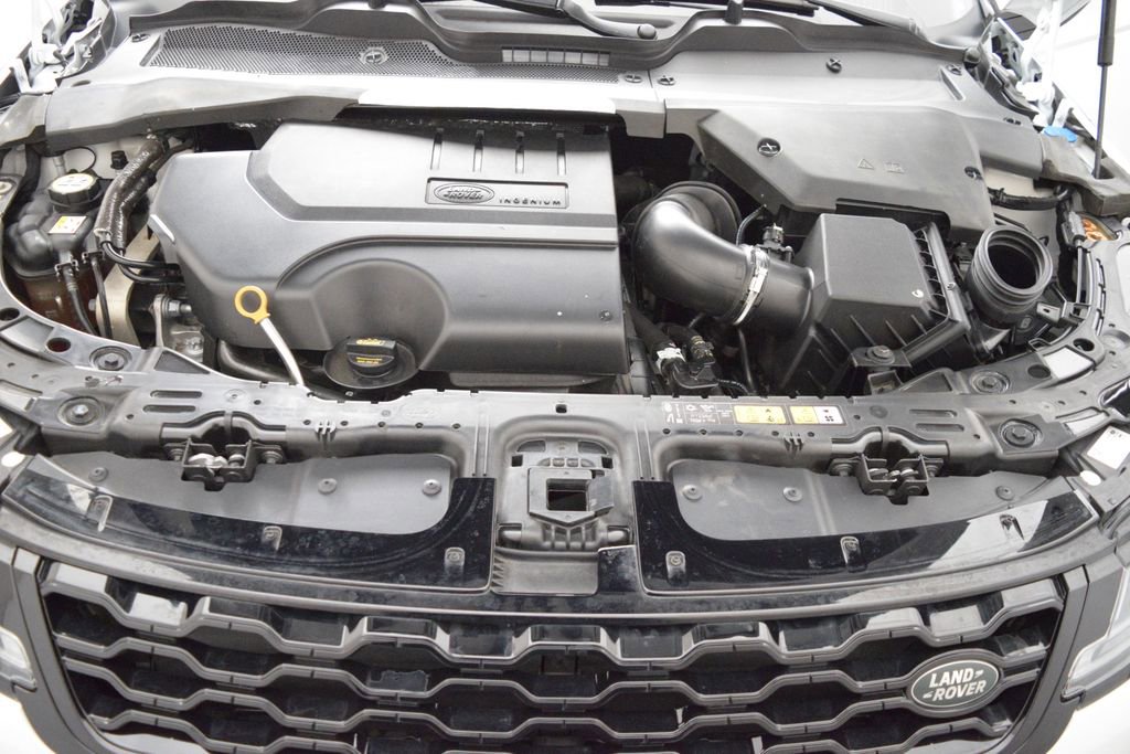Used 2020 Land Rover Range Rover Evoque R-Dynamic SE image 20