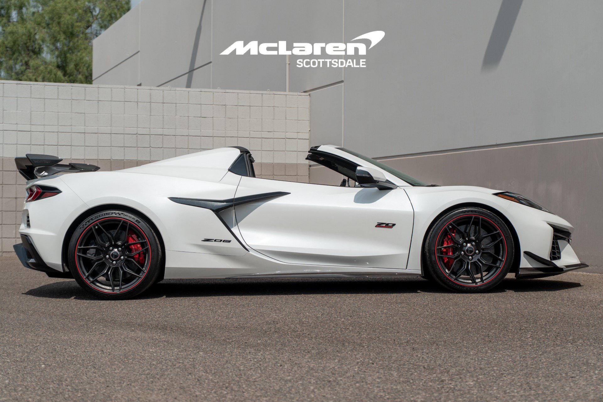 Used 2023 Chevrolet Corvette Z06 w/ Z07 Performance Package RWD image 8