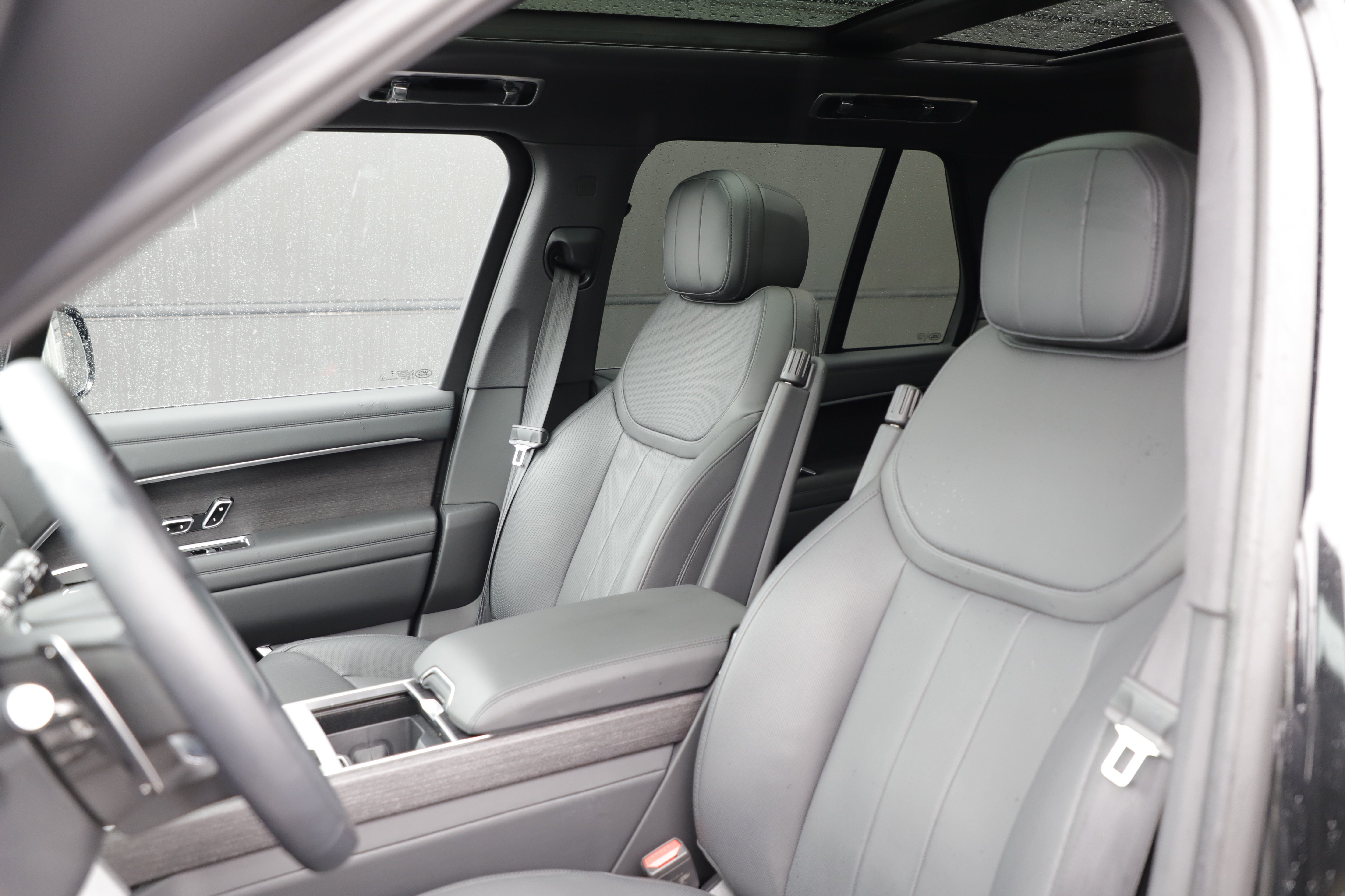 Certified 2024 Land Rover Range Rover SE AWD/4WD image 16