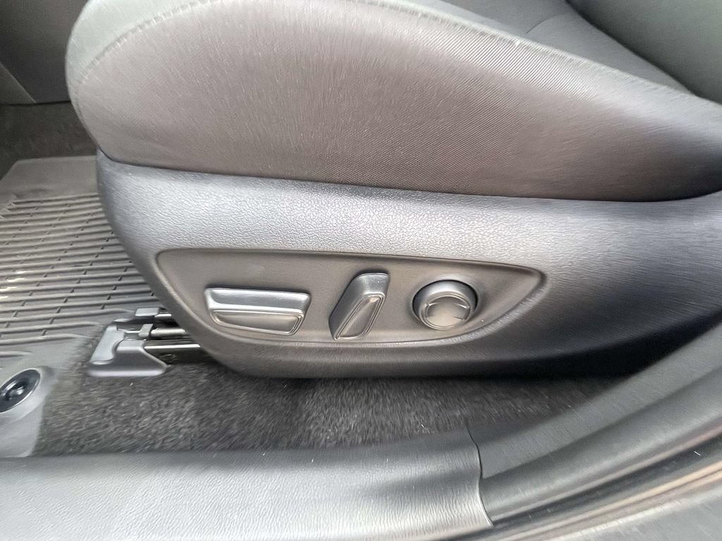 Used 2025 Toyota RAV4 XLE w/ Convenience Package FWD image 14