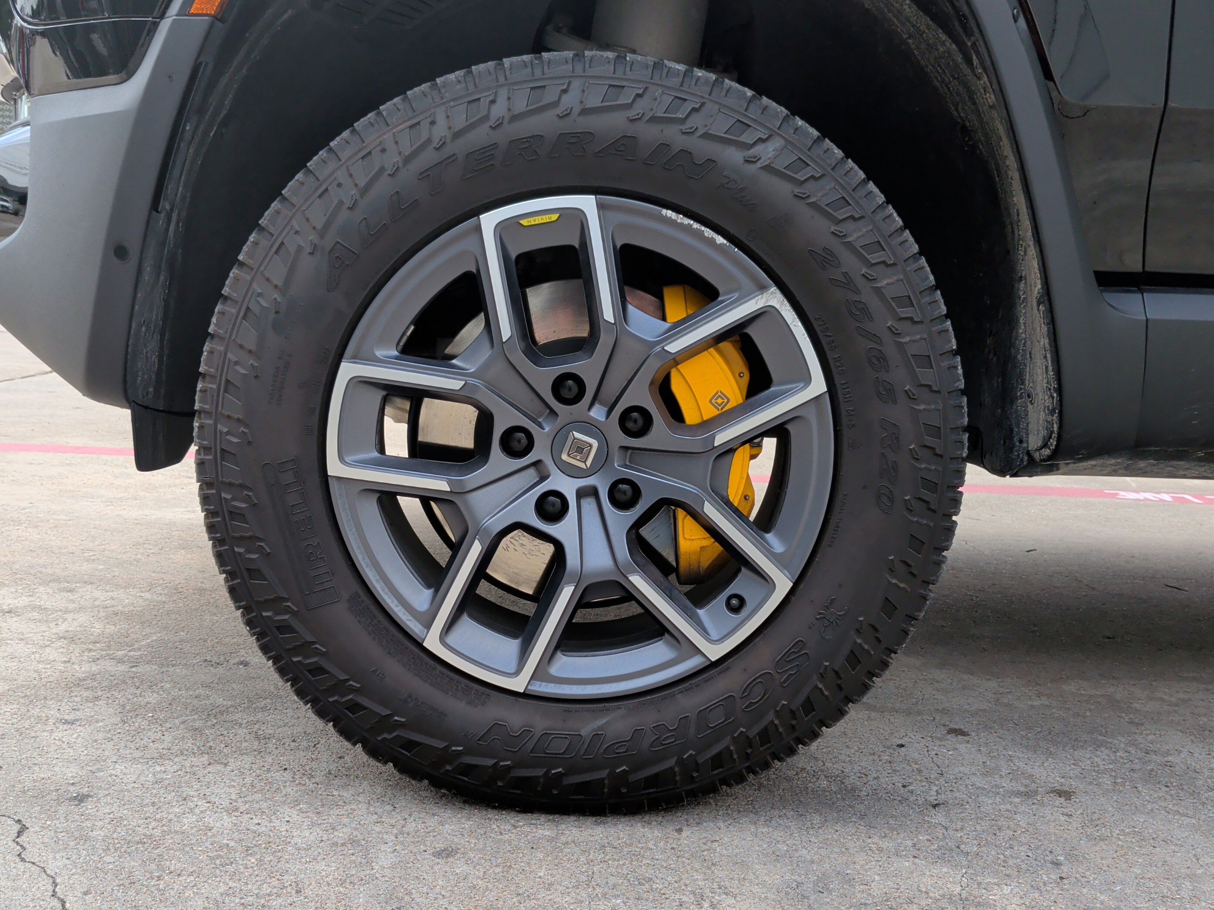 Used 2023 Rivian R1S Adventure AWD/4WD image 12