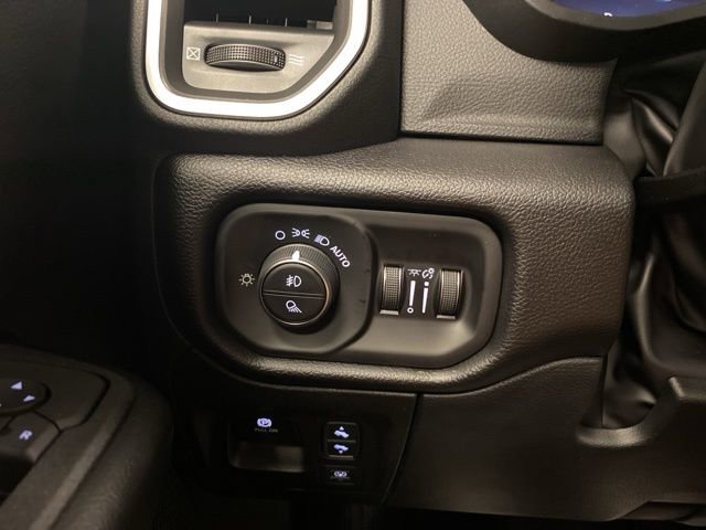 New 2026 RAM 1500 4x4 Crew Cab image 18