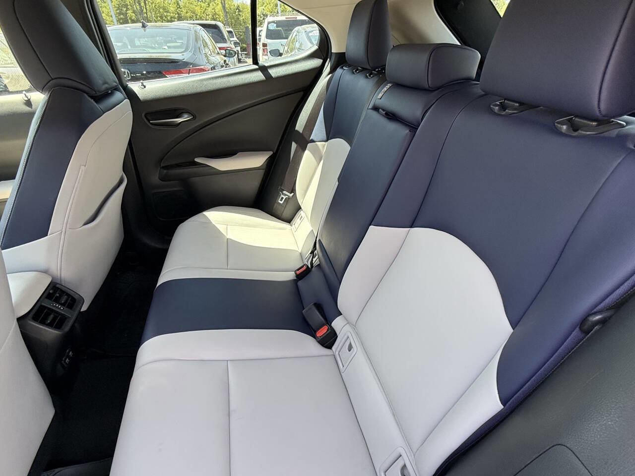 Used 2019 Lexus UX 200 w/ Premium Package image 15