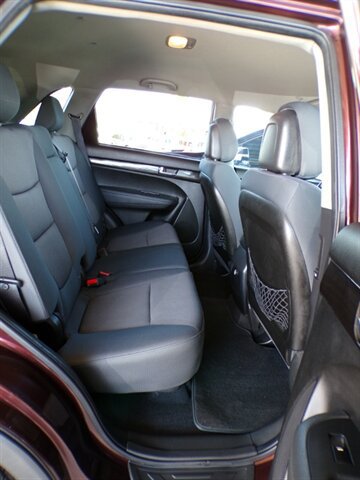 Used 2012 Kia Sorento LX AWD/4WD image 24