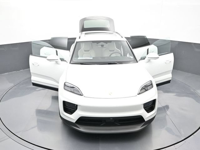 Certified 2025 Porsche Macan Electric RWD image 34