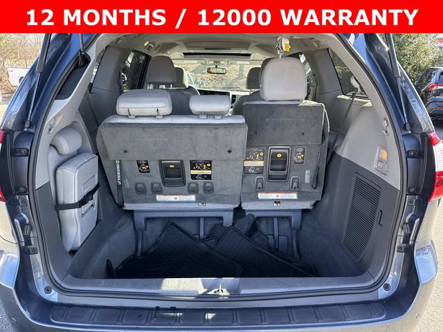 Used 2017 Toyota Sienna XLE Premium image 12