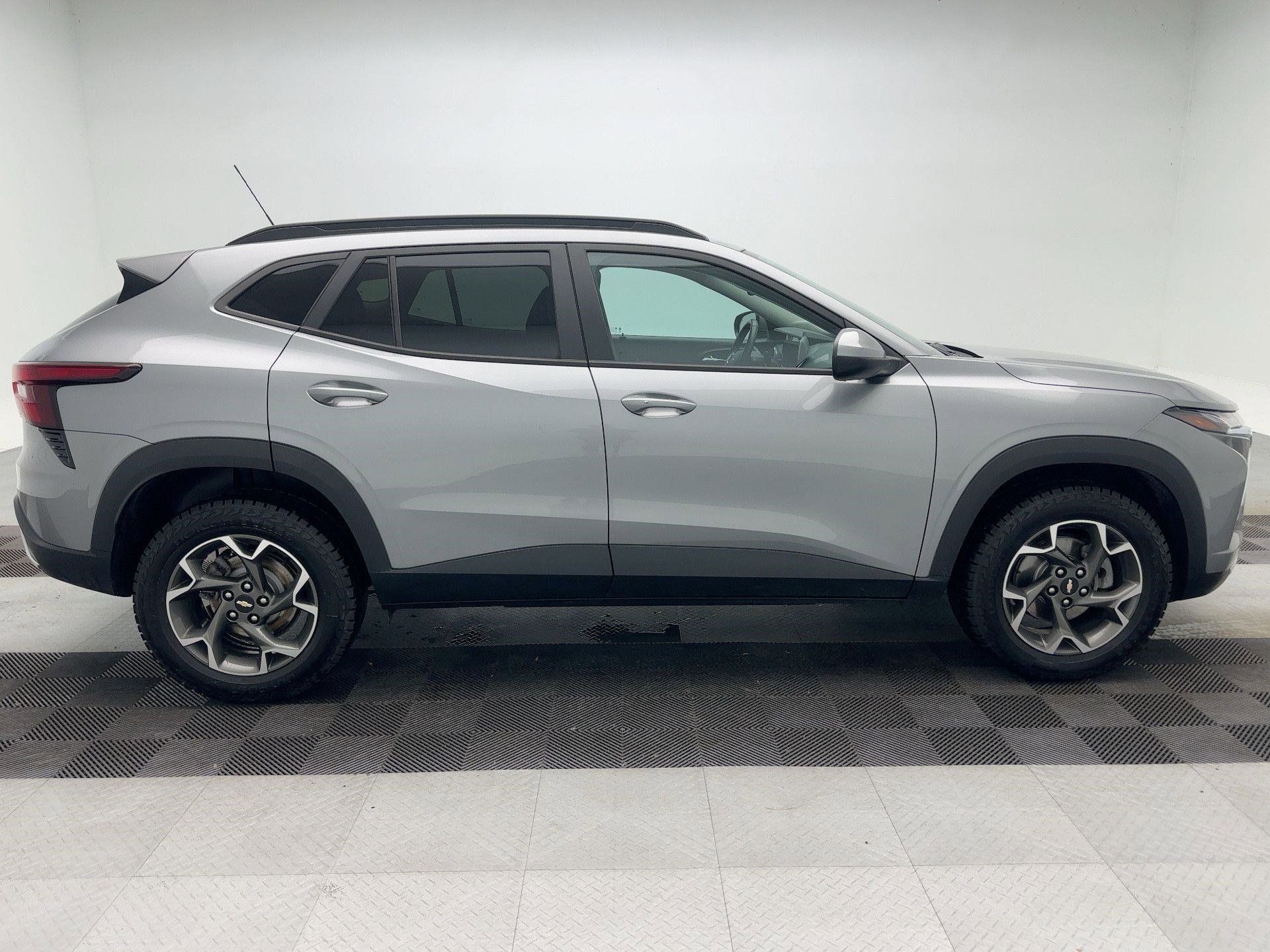 Certified 2024 Chevrolet Trax LT w/ Sunroof Package image 7