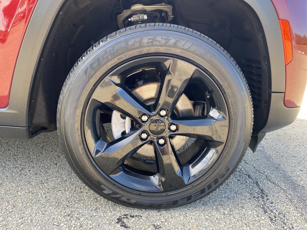 Used 2023 Jeep Grand Cherokee Altitude image 9