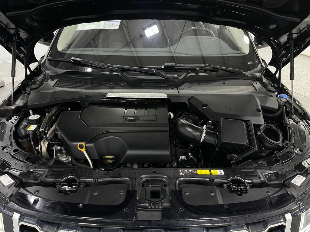 Used 2020 Land Rover Range Rover Evoque SE image 28