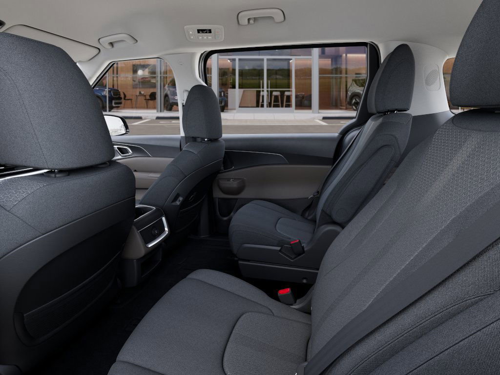 Certified 2026 Kia Carnival LX FWD image 18
