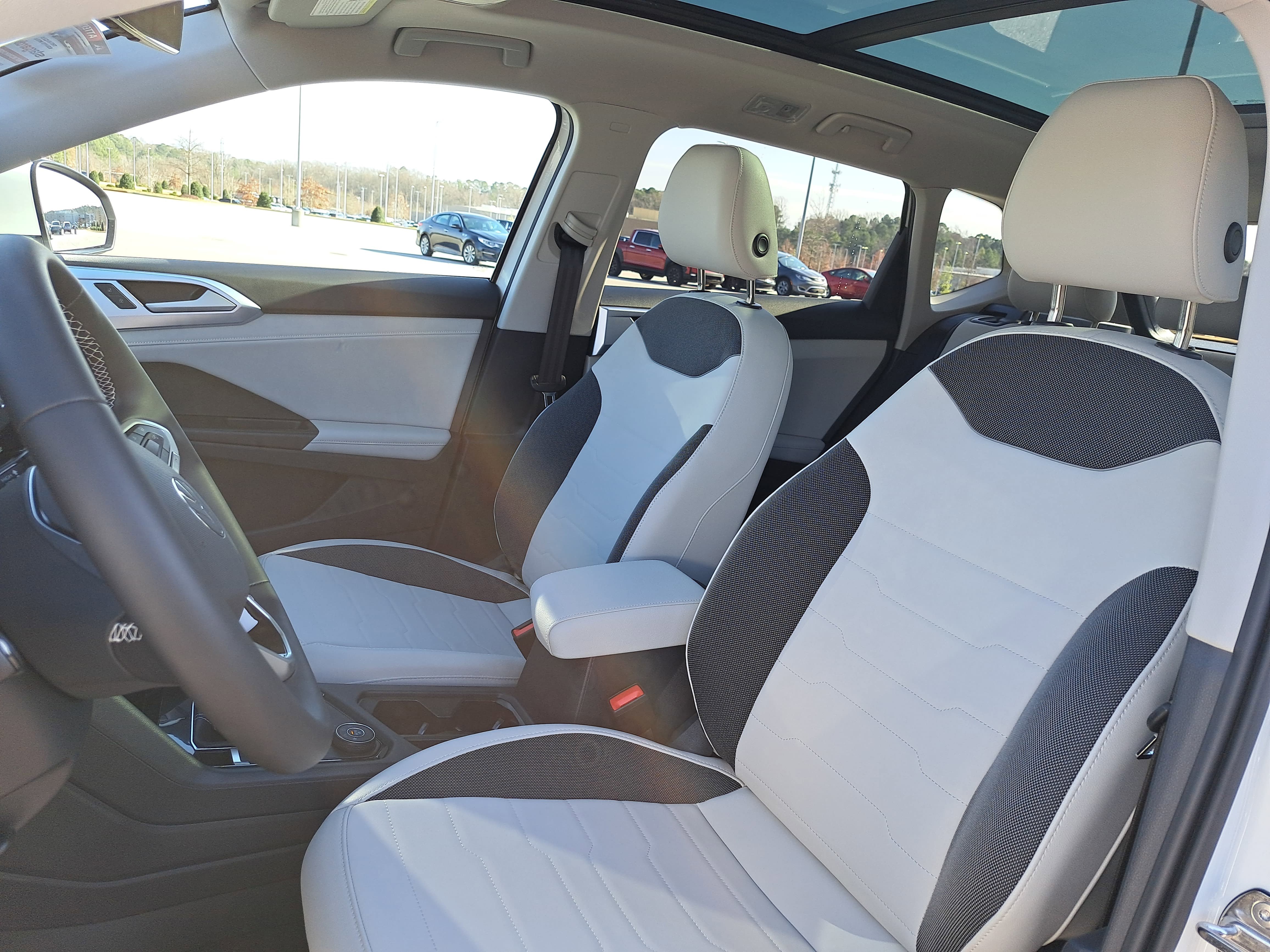 New 2026 Volkswagen Taos SE image 14