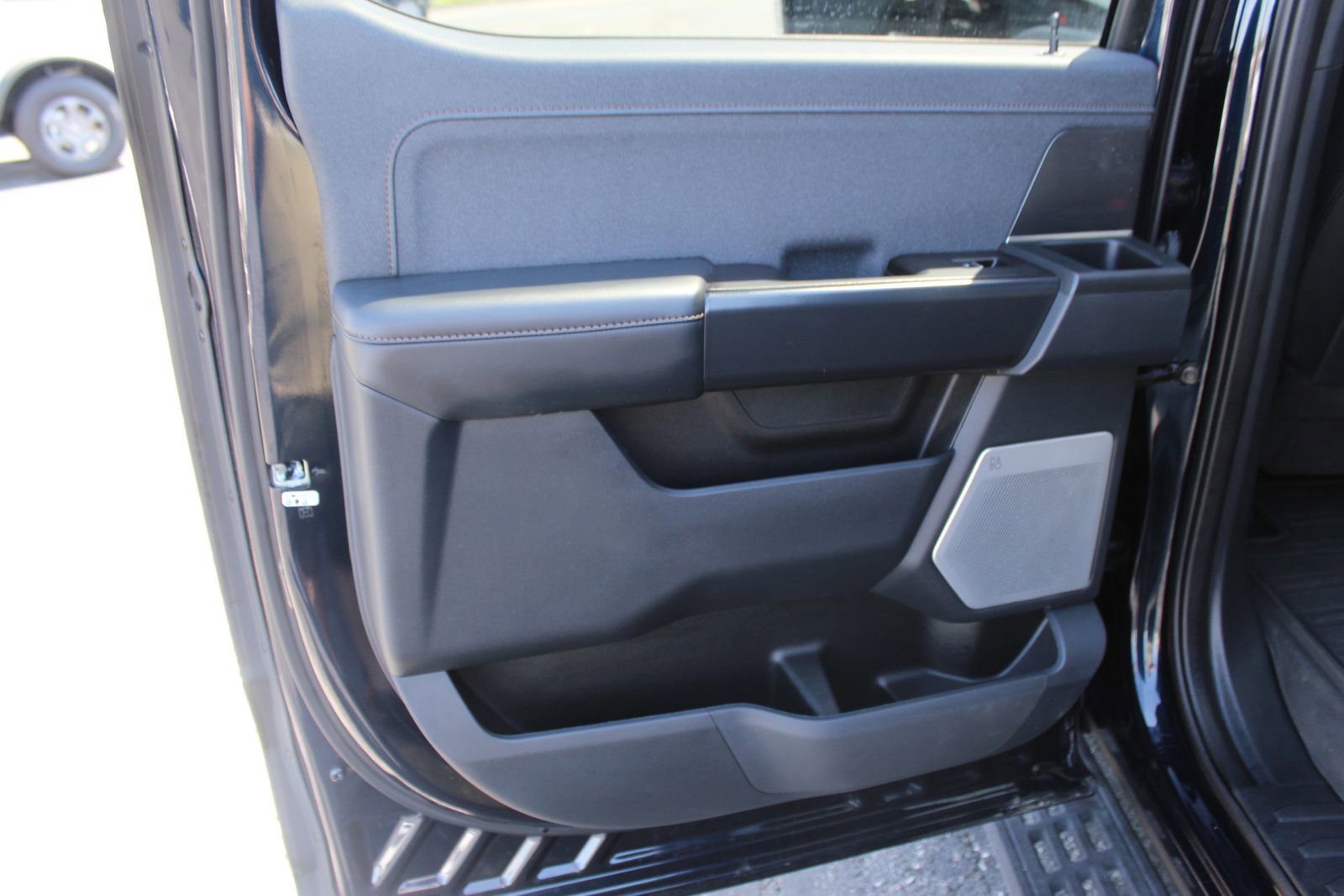 Used 2022 Ford F150 Raptor w/ Equipment Group 801A High AWD/4WD image 22