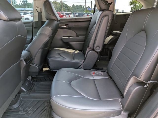 Used 2023 Toyota Highlander XLE image 15