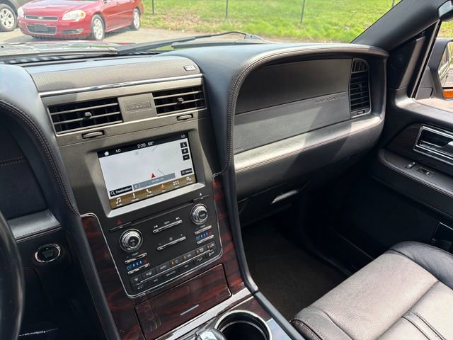 Used 2017 Lincoln Navigator L Reserve image 37