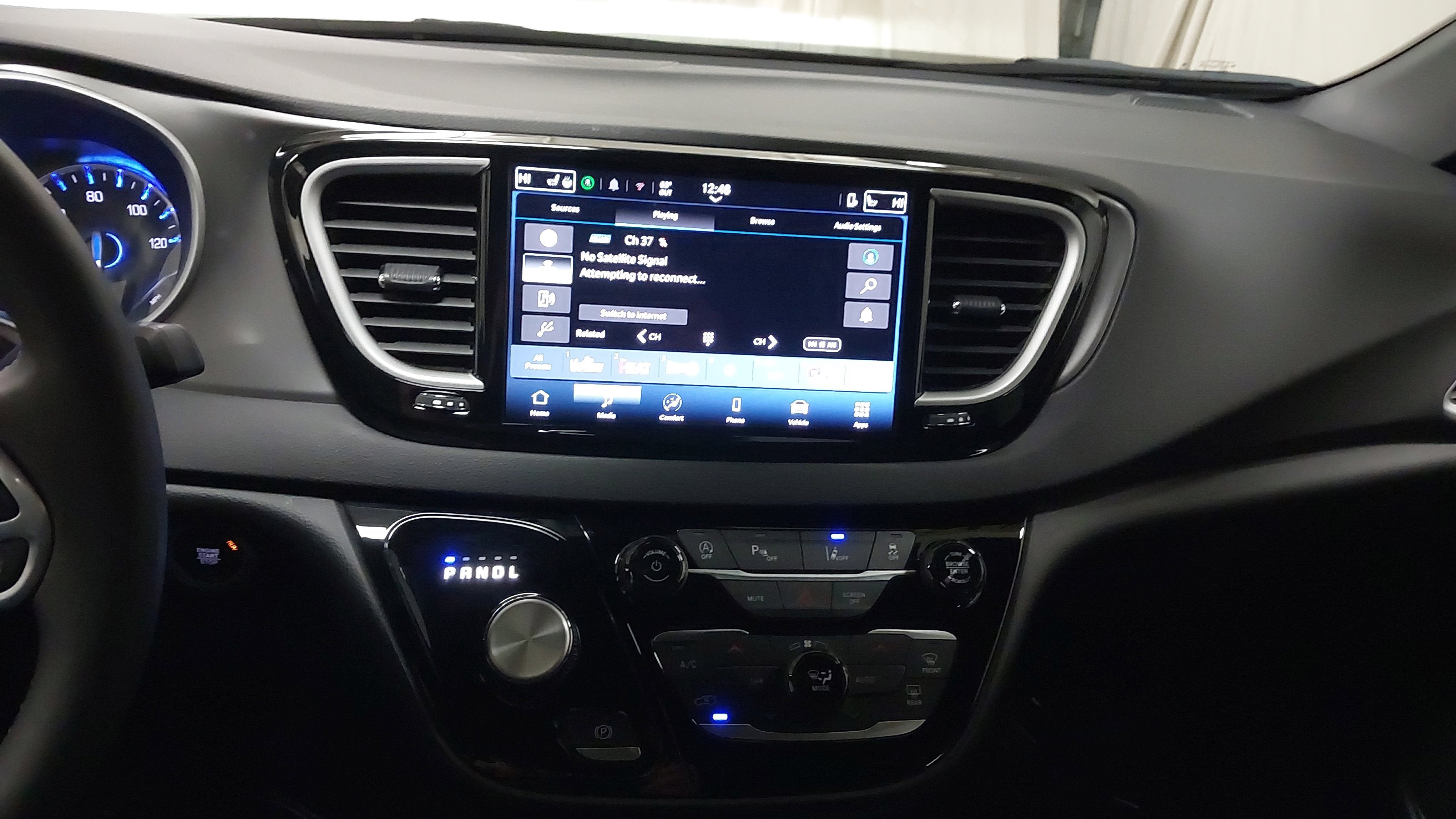 Used 2025 Chrysler Pacifica Select FWD image 20