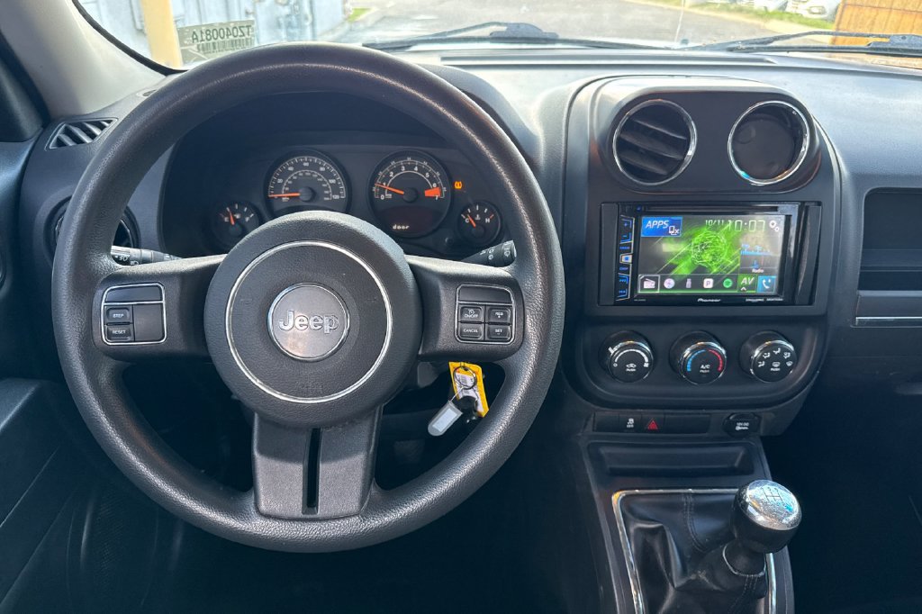 Used 2015 Jeep Patriot Sport FWD image 16