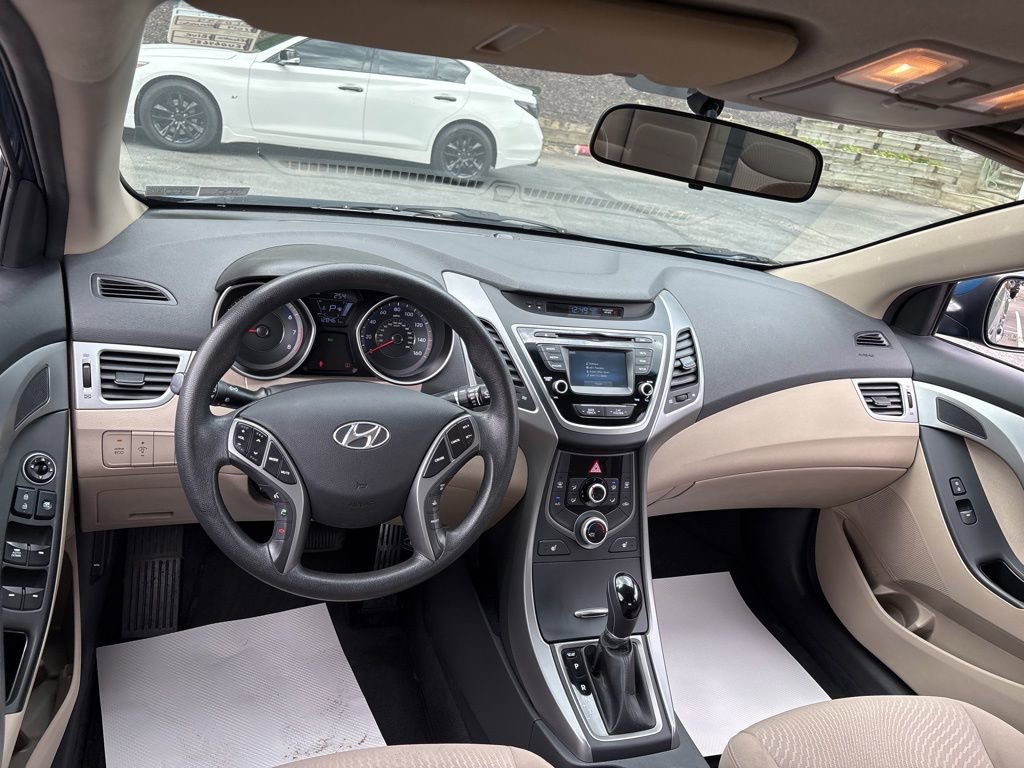 Used 2014 Hyundai Elantra SE w/ Option Group 02 FWD image 11