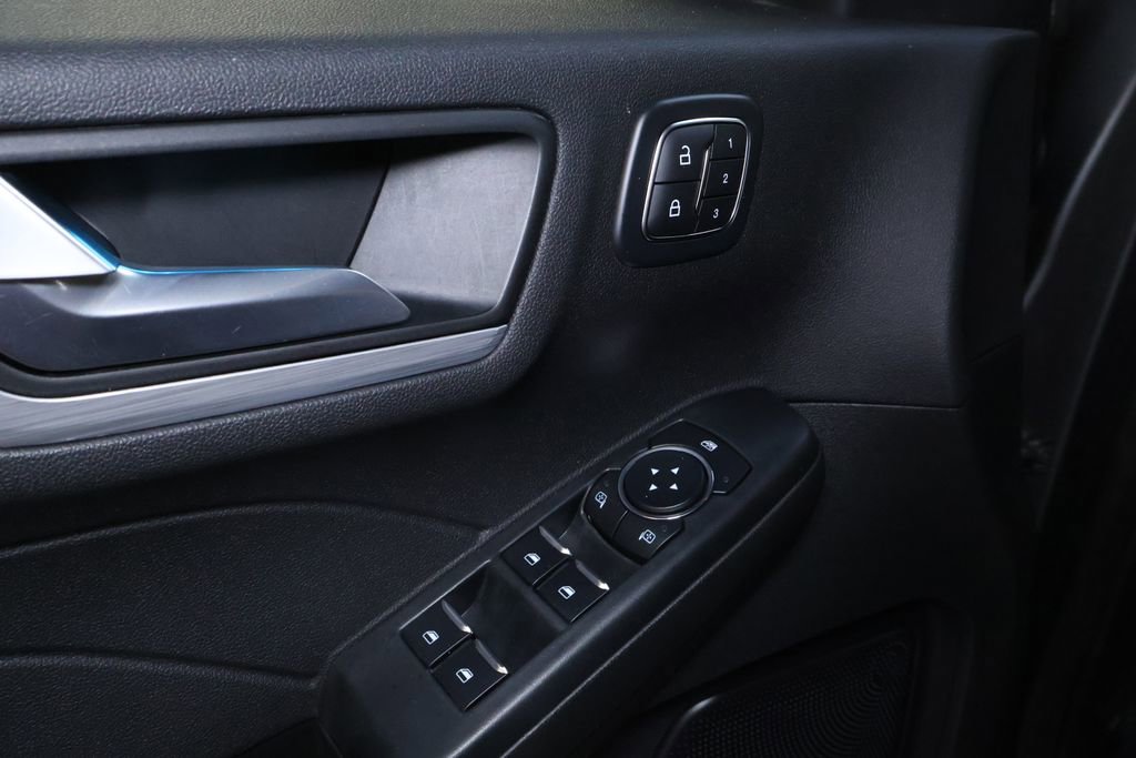 Used 2024 Ford Escape Platinum image 13