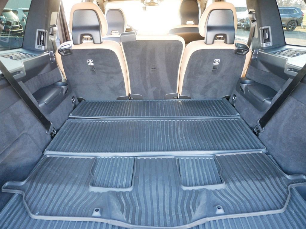 Used 2023 Volvo XC90 T8 Ultimate image 12