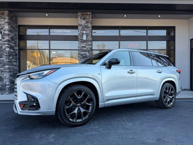 Used 2025 Lexus TX 500h AWD w/ Technology Package image 3