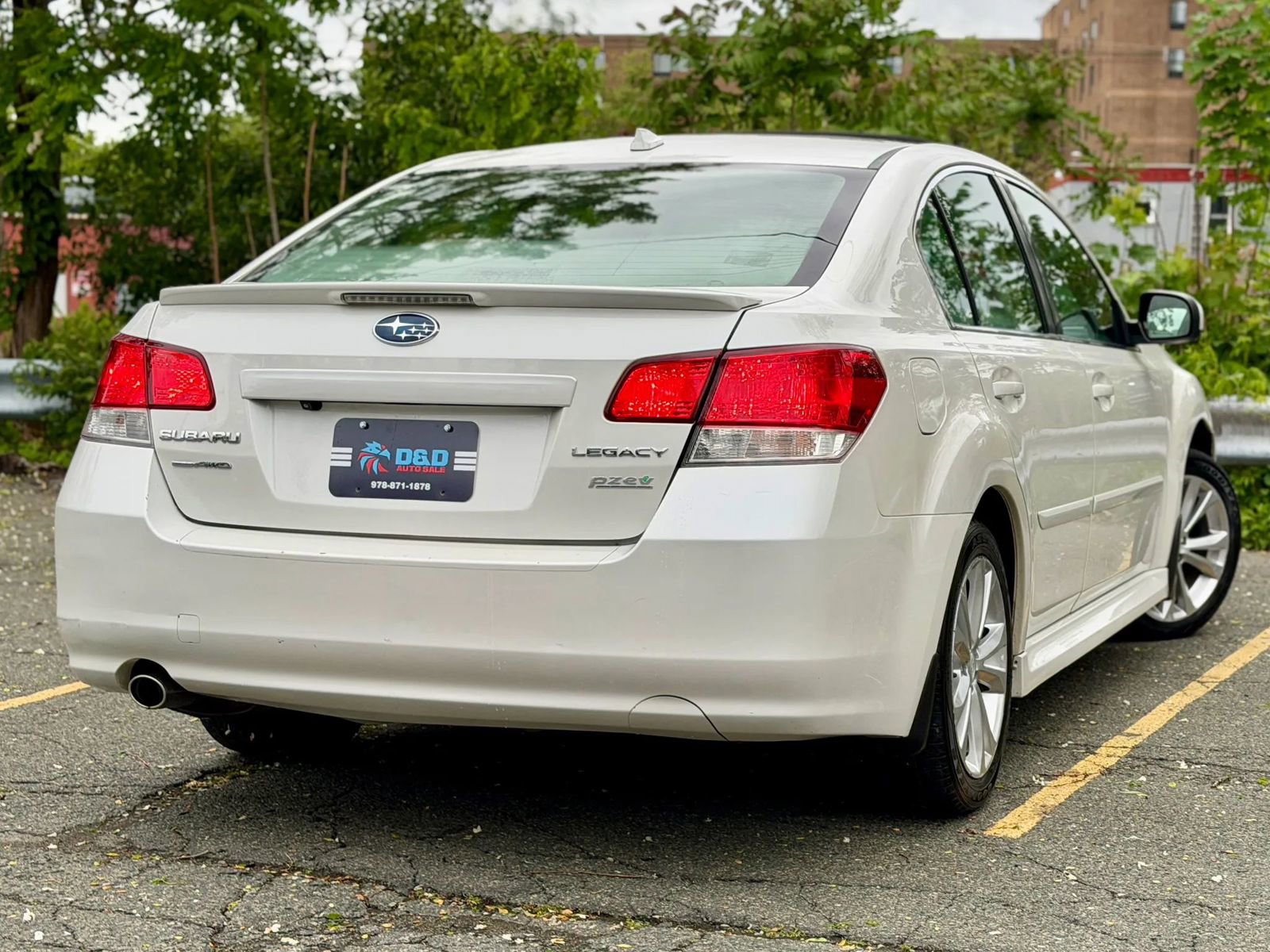 Used 2014 Subaru Legacy 2.5i Premium AWD/4WD image 5