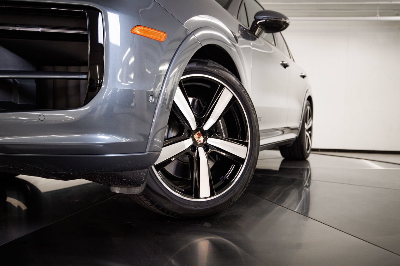 New 2026 Porsche Cayenne GTS AWD/4WD image 12