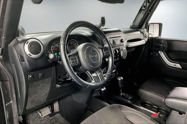Used 2014 Jeep Wrangler Sahara w/ Connectivity Group AWD/4WD image 12