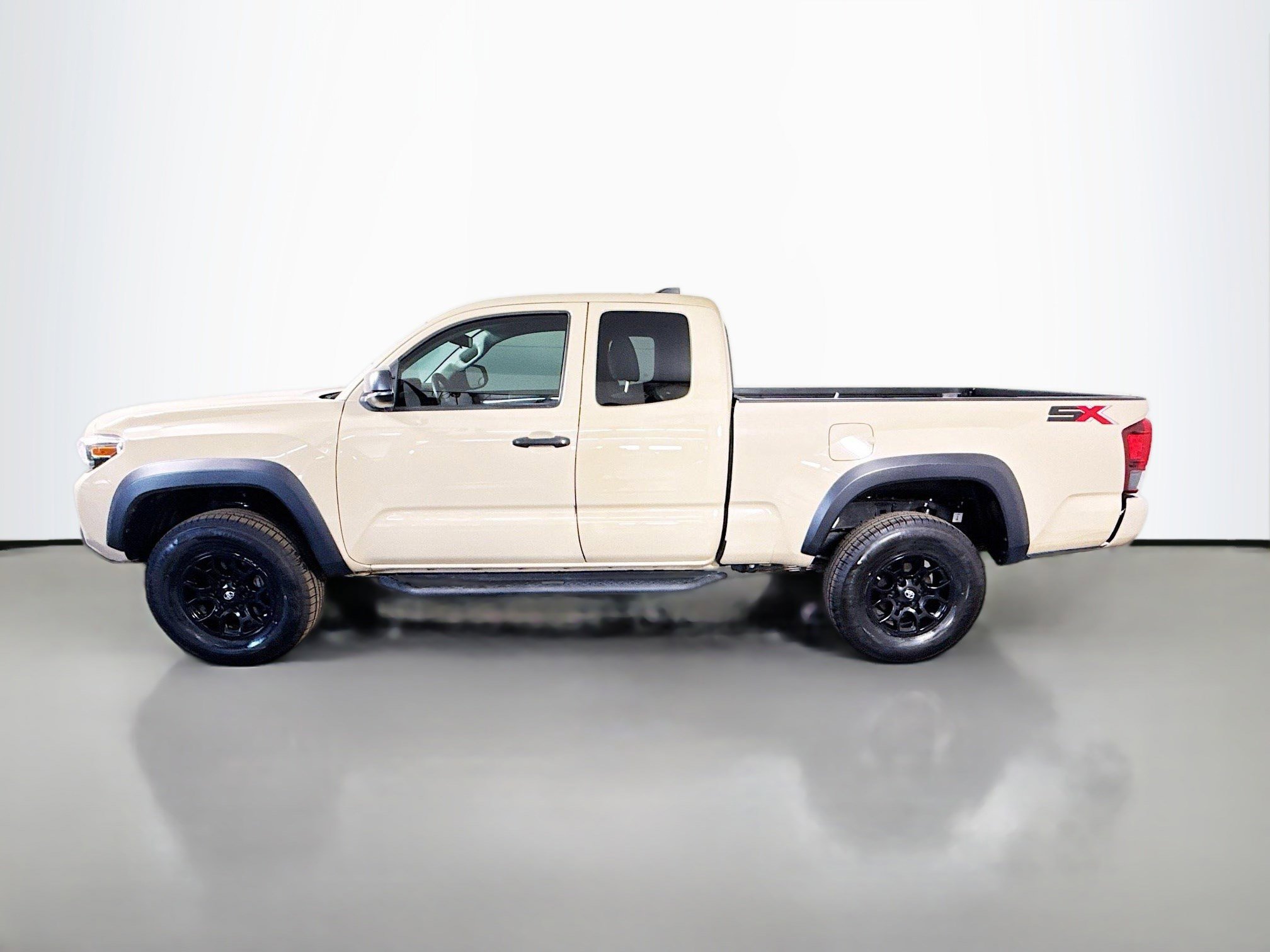 Used 2020 Toyota Tacoma SR w/ SX Package image 6