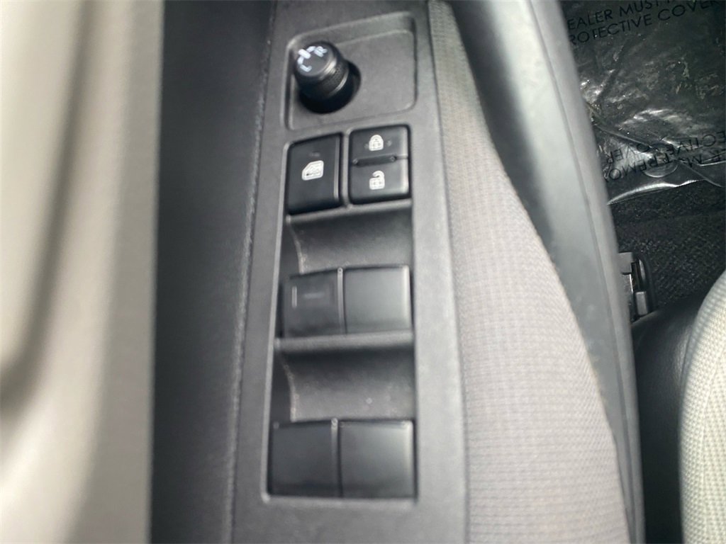 Used 2025 Toyota Corolla LE image 14